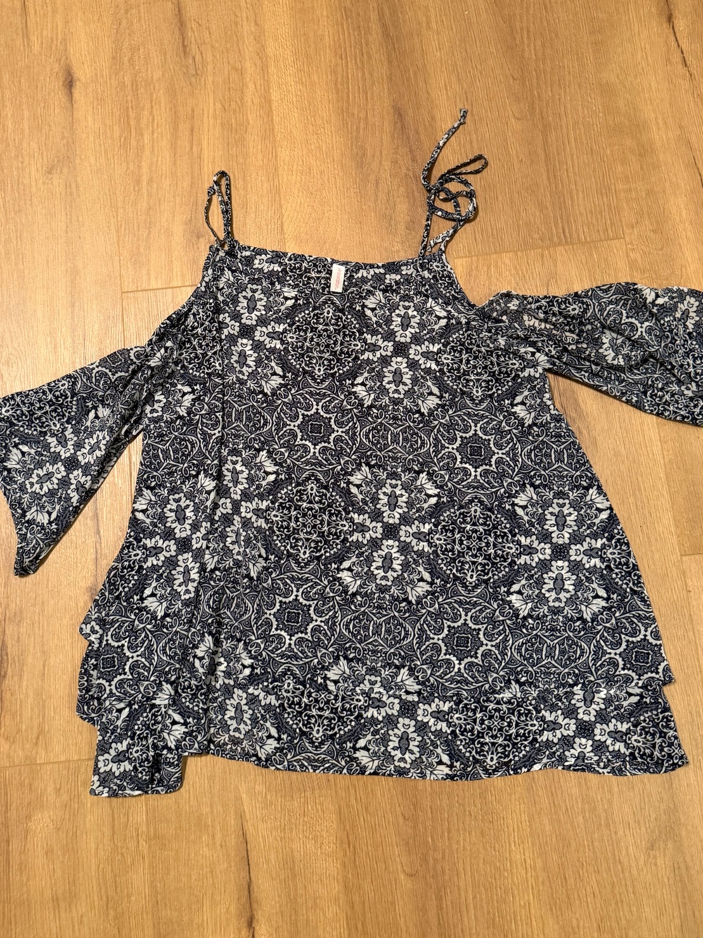 Xhilaration Navy Blue and White Patterned Cold-Shoulder Tank